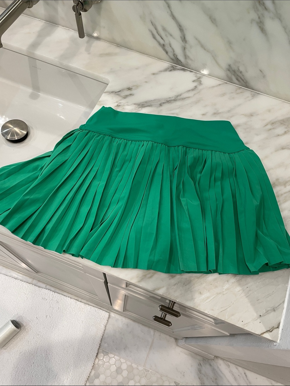 aerie Emerald Green Pleated Skirt - Picture 3 of 3